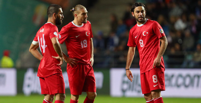 Terim kadro dışı bıraktığı futbolcusunu geri çağıracak