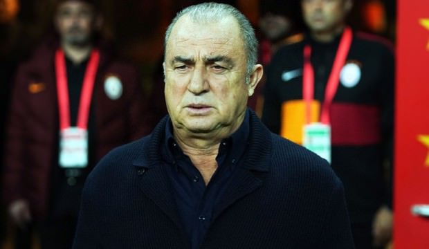 Terim soyunma odasında fena patladı!