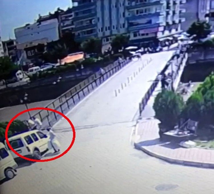 Terme’de köprünün çöktüğü anlar kamerada 