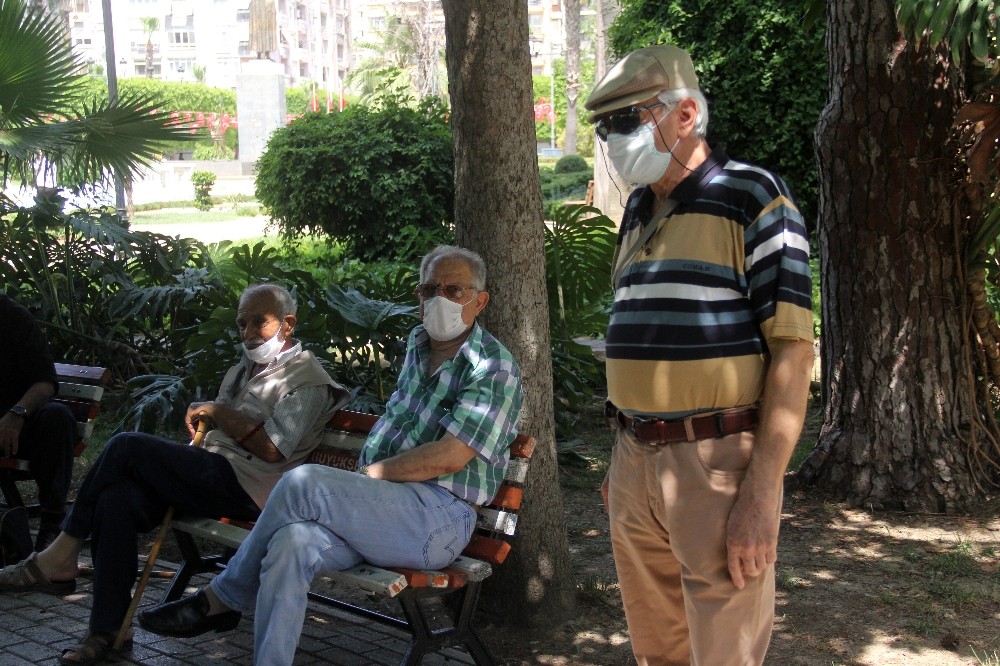 Termometreler 47 dereceyi gösterdi, yaşlılar sokağa çıkmadı 