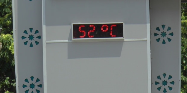Termometreler 52 dereceyi gösterdi! Ortalık kavruldu
