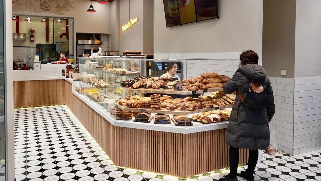 Termosla gelenlere kahvede yüzde 50 indirim! Her akşam tatlılarla birlikte kahve ikramı