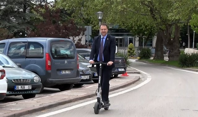 Terör bitti, makam aracı atıldı! CHP’li vekil: Bahar geldi, barış geldi…