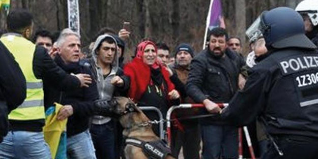 Terör destekçisi azgınlar Berlin’de ortaya çıktı! Türk esnaflara saldırdılar