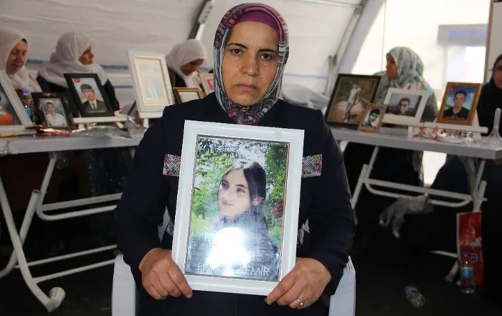 Terör destekçisi HDP önündeki ailelerin evlat nöbeti 188’inci gününe girdi