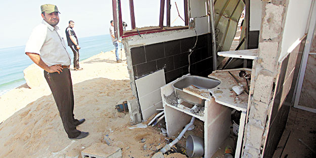 Terör devleti Gazze'ye füze ile saldırdı