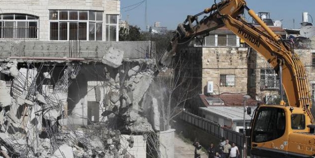 Terörist İsrail terör estirmeye devam ediyor!