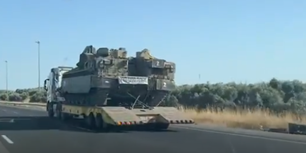 Katil İsrail'den Gazze sınırına tank takviyesi