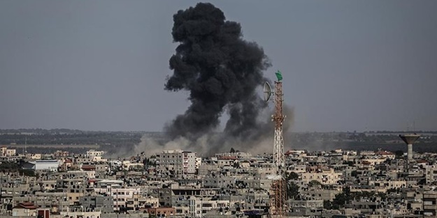 Terör devleti İsrail'den Gazze'ye hava saldırısı