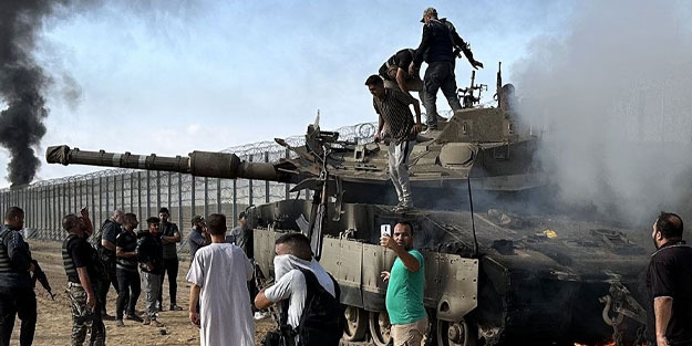 Terör devletinde istifa depremi!