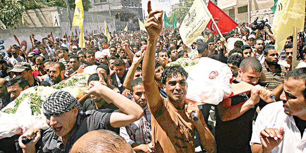 Terör devletine lanet yağıyor