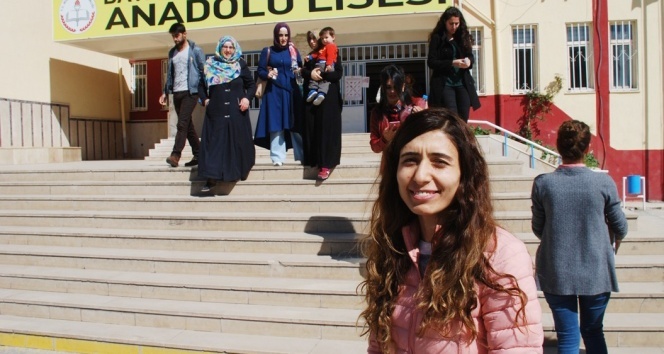 Terör mağduru öğrenciler Batman’da sınava girdi