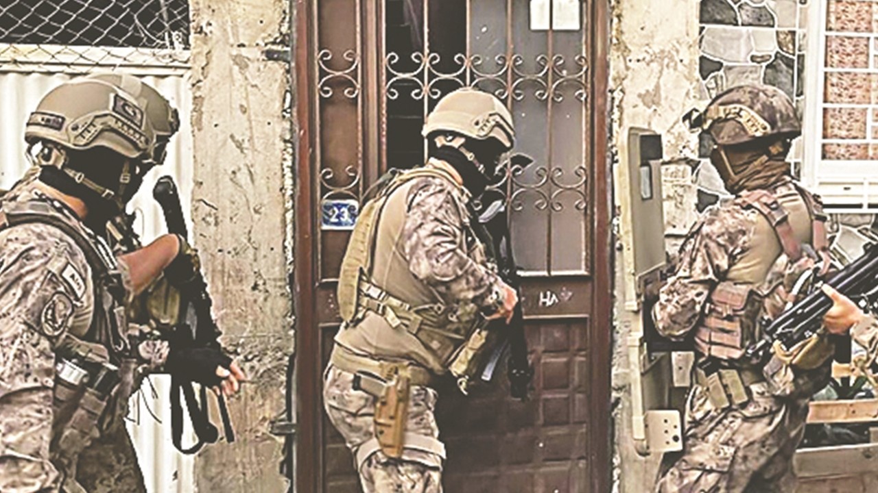 Terör örgütü DEAŞ’a İzmir’de baskın