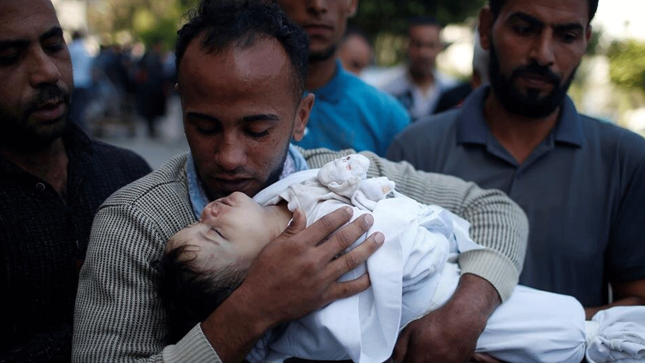 Terör örgütü İsrail, Gazze'de çocuk felci aşısının yapıldığı sağlık merkezini bombaladı