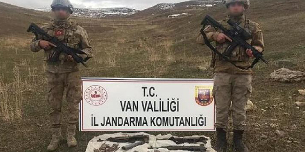 PKK'lı hainler, silahları bırakıp kaçtı