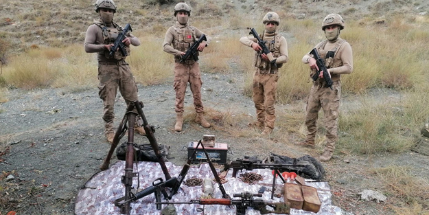 Terör örgütü PKK'ya darbe! Ele geçirilenler şoke etti