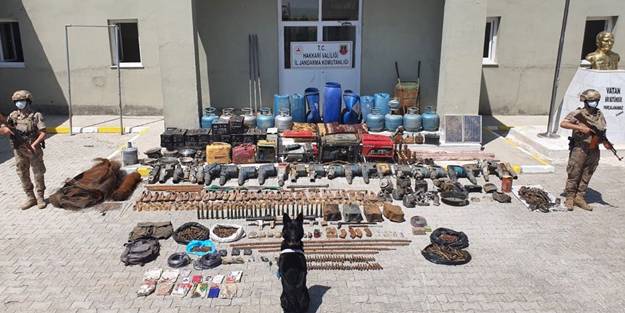 Terör örgütü PKK'ya operasyonda mühimmat ele geçirildi
