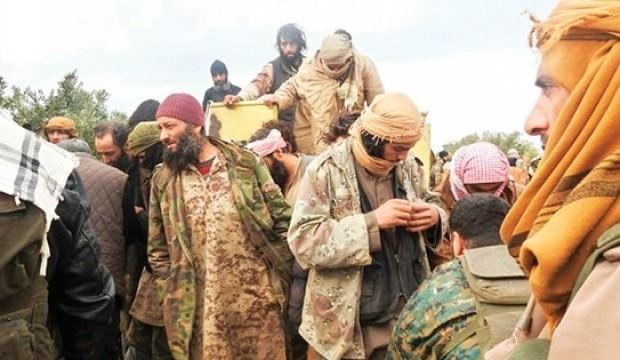 Terör örgütü PYD, DEAŞ'lı esirleri koz olarak kullanıyor