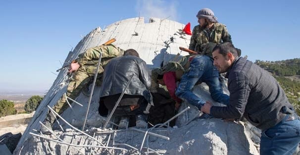 Terör örgütü YPG'nin sözde komuta merkezi ele geçirildi