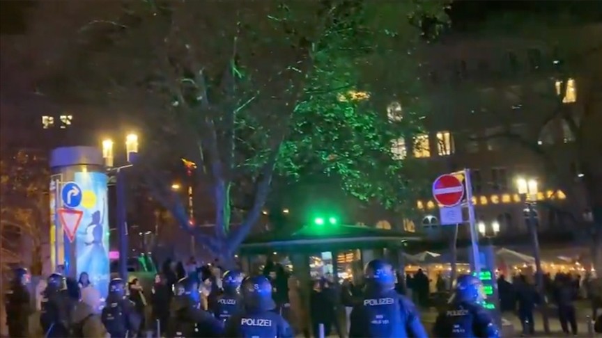 Terör örgütü YPG/SDG yandaşları Almanları da bezdirdi