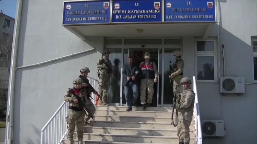 Terör örgütüne yardım yataklık eden muhtar tutuklandı 