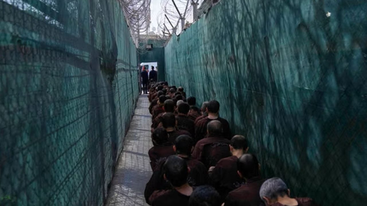 Terör örgütünün ardındakiler ifşa oluyor! Irak’ta DEAŞ üyesi 6 Fransız’a ömür boyu hapis cezası