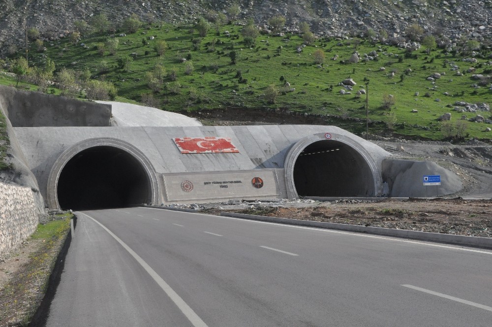 Terör saldırıları nedeni ile bitirilememişti, 2 yıl önce tamamlanan yol vatandaşları rahatlattı 