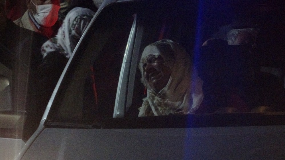 Terör saldırısı sonrası hastane önünde acı bekleyiş 