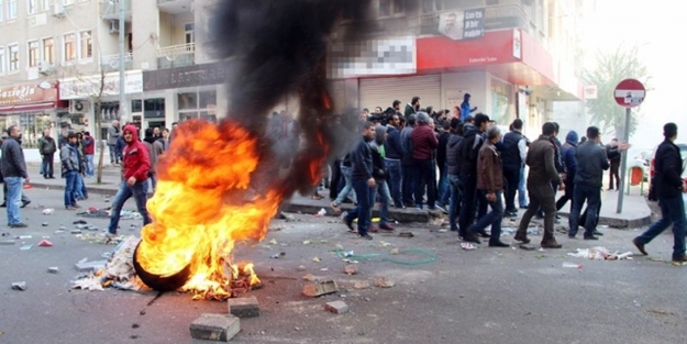 Diyarbakır yine karıştı: Ölü ve yaralılar var!