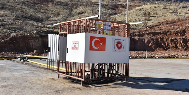 Terörden temizlenen bölgeden resmen petrol fışkırıyor... Hedef günlük 100 bin varil