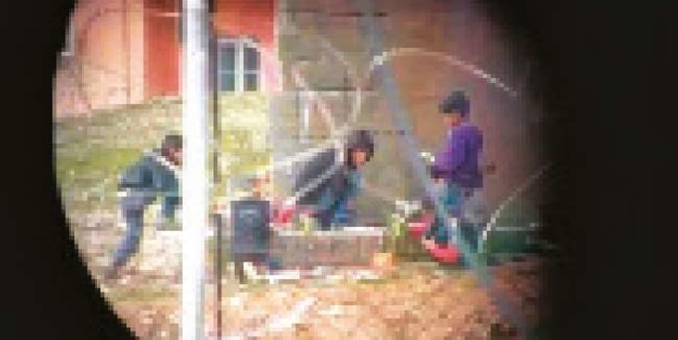 PKK çocukları bakın nasıl kullanıyor