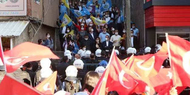 Teröre tepki eylemine HDP engel olmaya kalktı