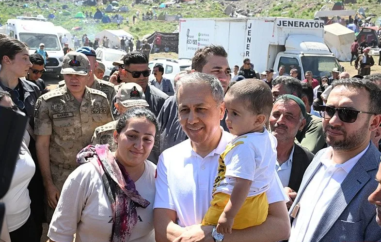 Teröre veda festivale merhaba! Hakkari'nin Yüksekova ilçesinde düzenlenen Cilo Festivali'ne 30 bin kişi katıldı
