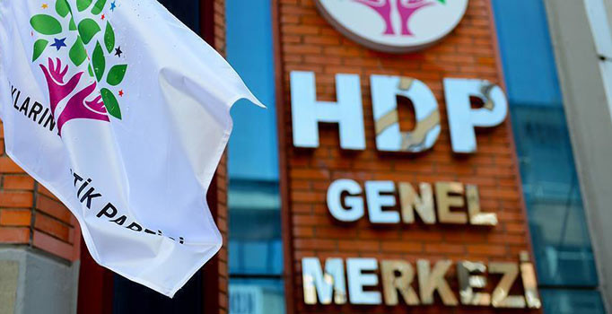 Terörist cenazesine katılan iki HDP'li vekile soruşturma açıldı