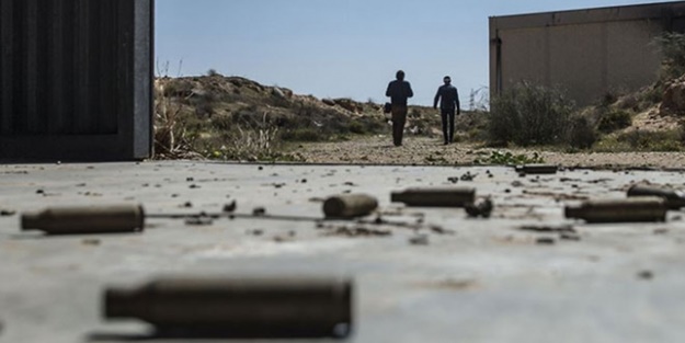 Terörist Hafter destekçisi BAE Libya'yı vurdu