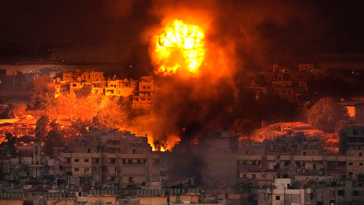 Terörist İsrail Beyrut’u yine bombaladı! Ölü ve yaralılar var
