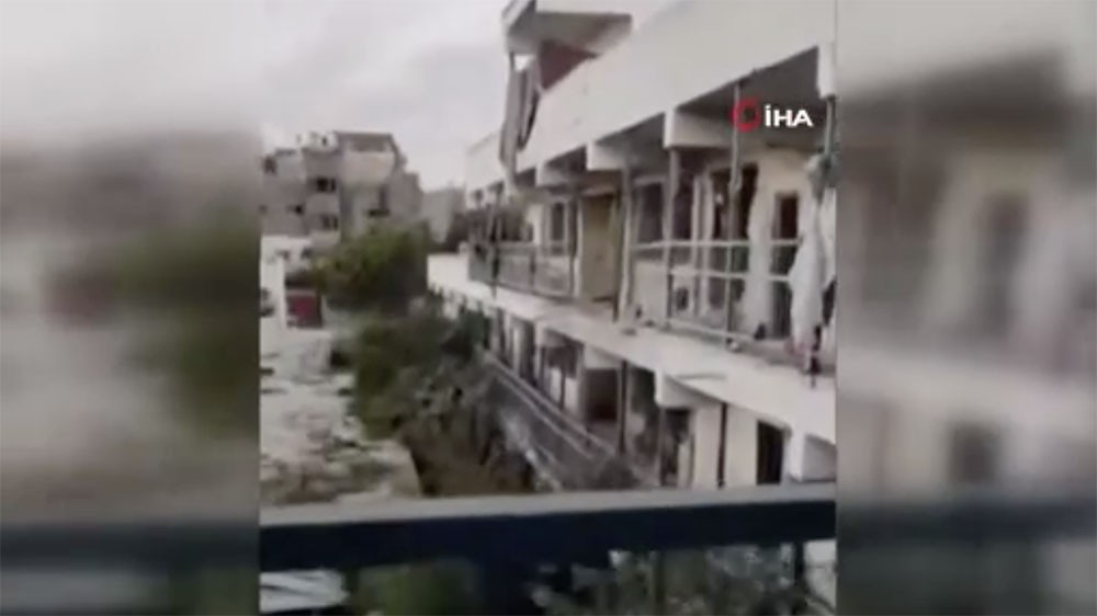 Terörist İsrail BM'ye ait Fakhoora Okulu'nu vurdu: 50 ölü!