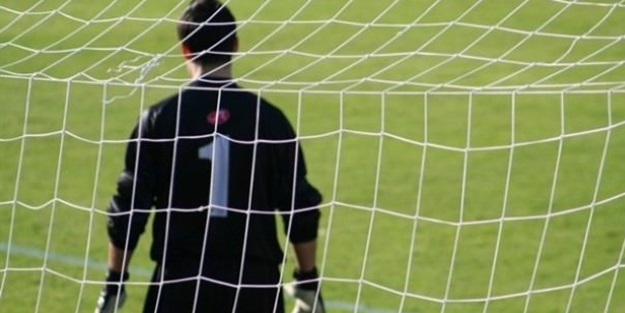 Terörist İsrail, Filistinli milli kaleciyi gözaltına aldı