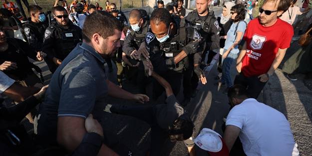 Terörist İsrail polisinden Filistinlilere müdahale