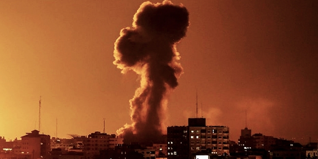 Terörist İsrail savaş uçakları Gazze'yi vurdu!