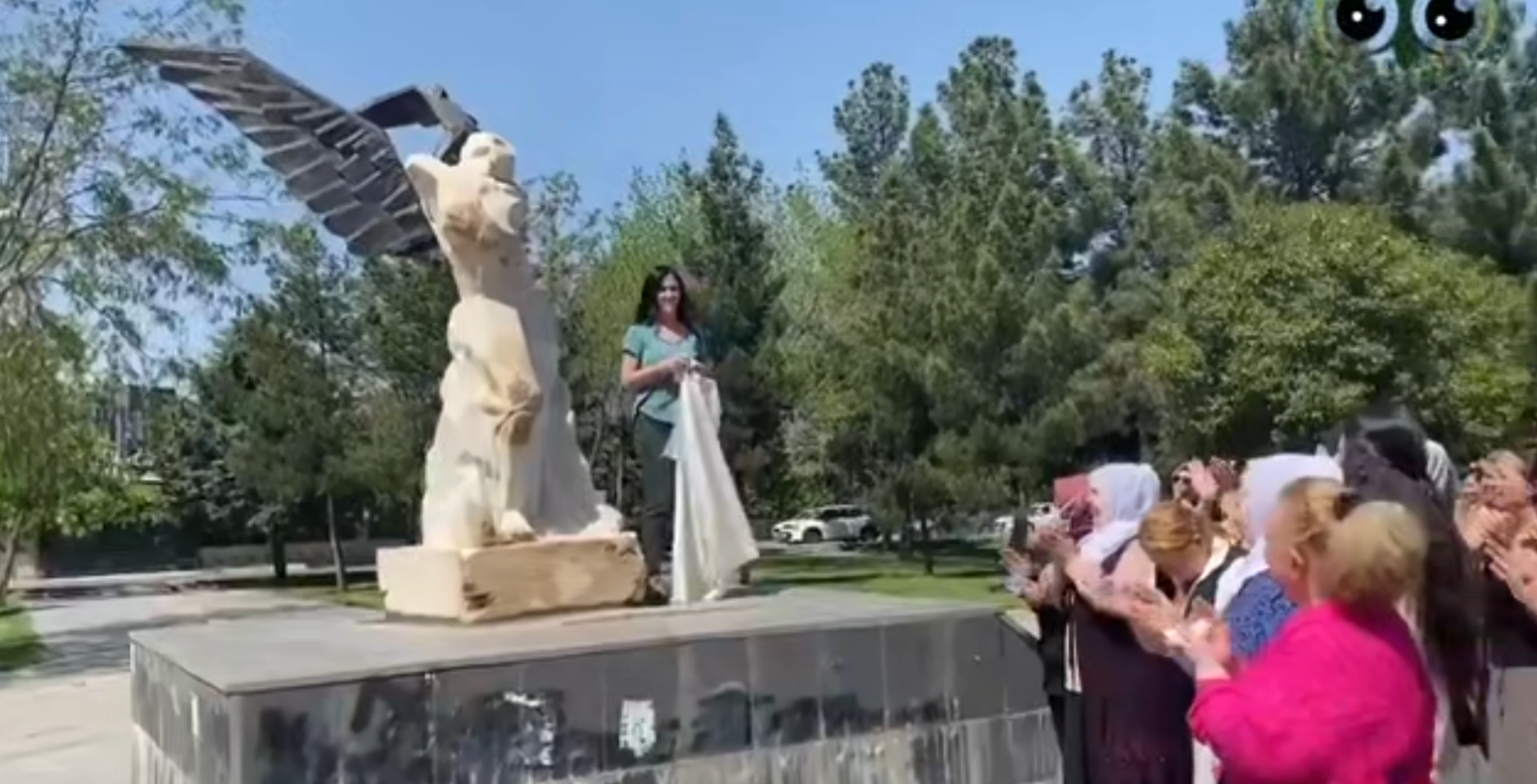 Terörist kadınların anısına dikilen heykel Kayyım tarafından yıkılmıştı O heykel tekrar dikildi! Daha ne kadar sessiz kalınacak?