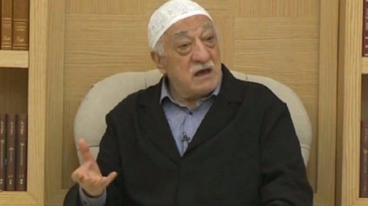 Gülen'den bir skandal daha!