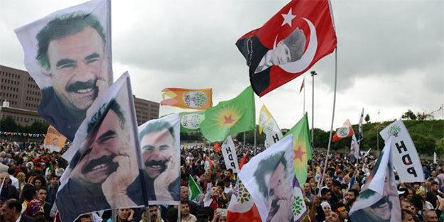 Teröristbaşını öven sloganlar yeniden 'terör suçu'