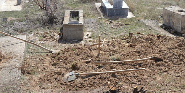 Teröristin cenazesini ilçeye sokmadılar!