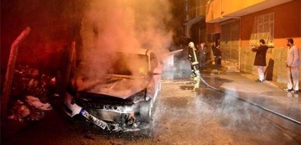Adana'da 6 araç kundaklandı