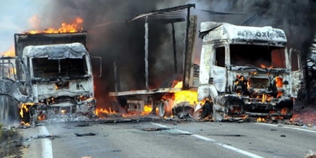 Teröristler 70 yolcuyu rehin aldı!