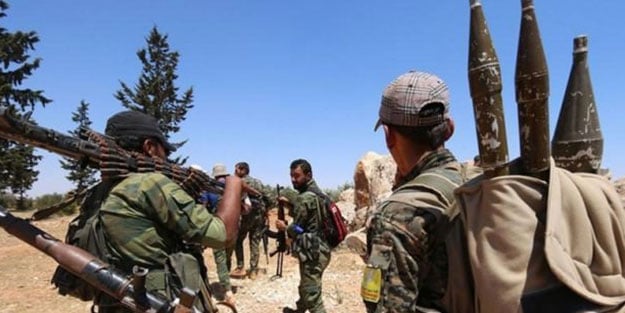 Teröristler çatışıyor! DAEŞ'in son alanı düştü
