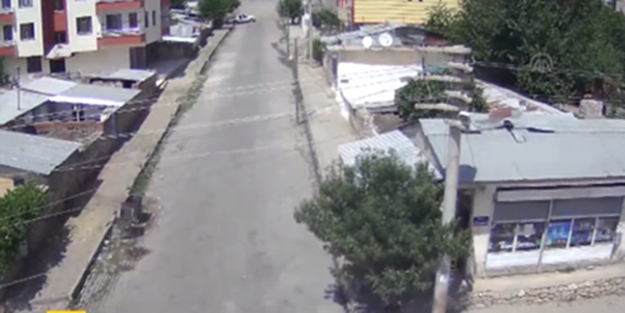 Teröristler kaçarken kaza yaptı - VIDEO