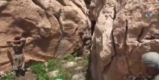 Teröristler kaçtı ama Mehmetçikten kurtulamadı