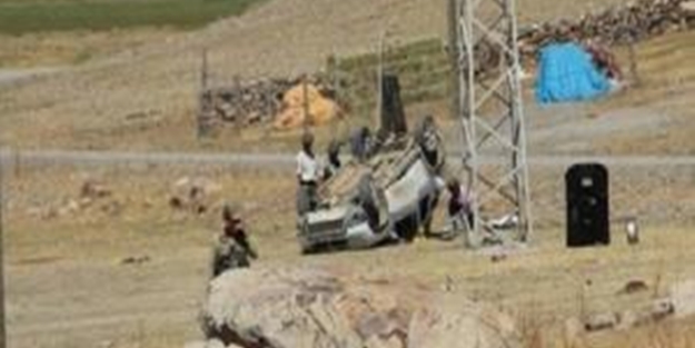 Teröristler takla attı: 3 ölü